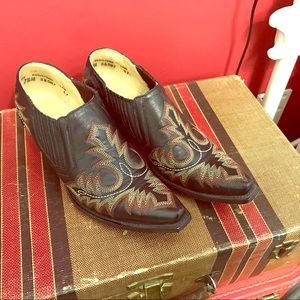 Heel Kickin Hot Booties!